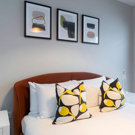 Elliot Oliver - Chic 2 Bedroom Town Centre Apartment Cheltenham Bagian luar foto