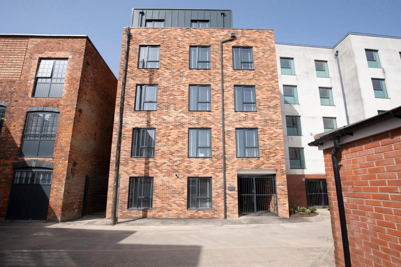 Elliot Oliver - Chic 2 Bedroom Town Centre Apartment Cheltenham Bagian luar foto
