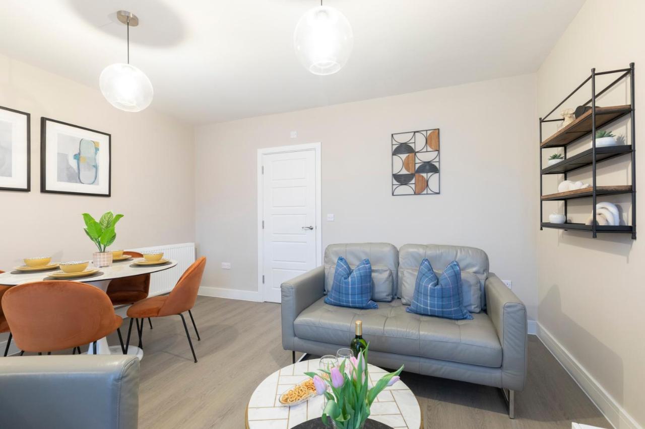 Elliot Oliver - Chic 2 Bedroom Town Centre Apartment Cheltenham Bagian luar foto